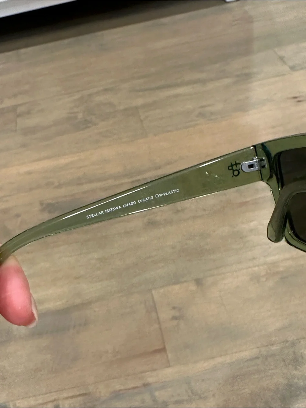 Women’s Green Rectangular Sunglasses